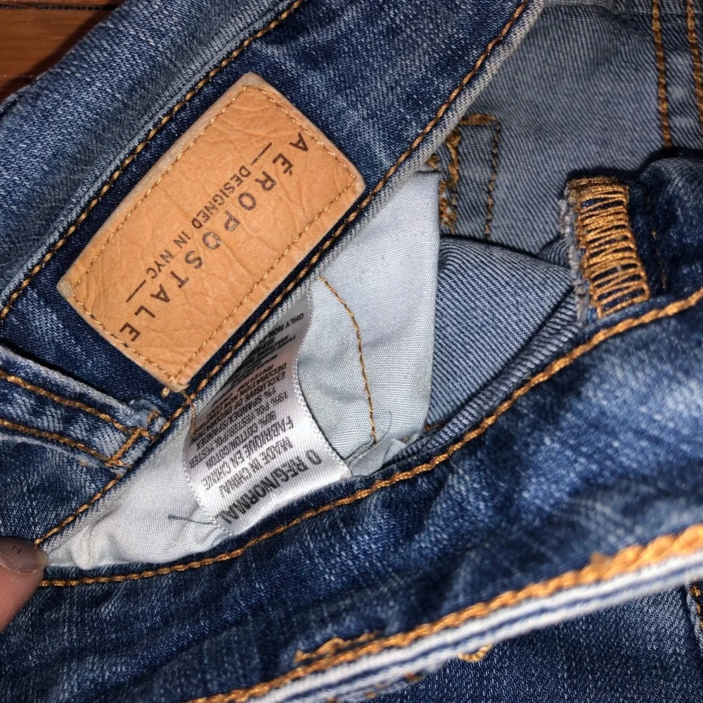 Aeropostale Distressed Jeans - Picture 4 of 6